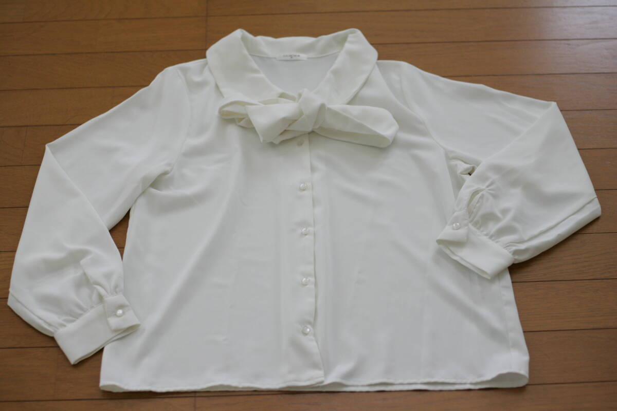 Honeys ハニーズ CLASIER ブラウス クリーム色 Mサイズ 