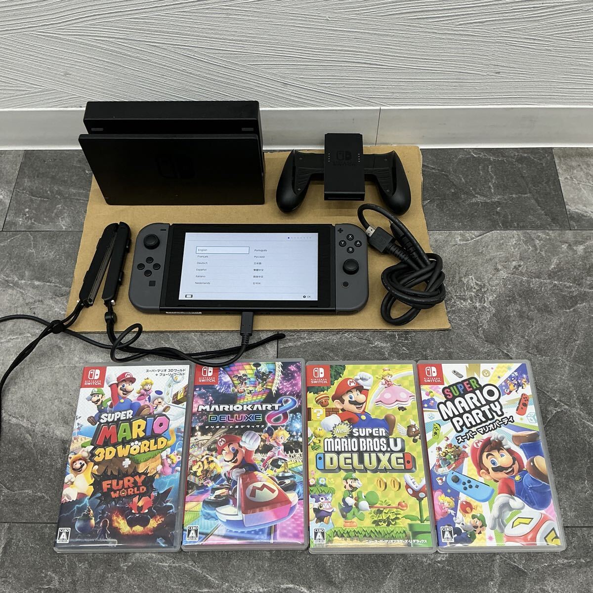 営KWE000008 Nintendo 任天堂 ニンテンドースイッチ NINTENDO SWTICH ソフト付 初期化済