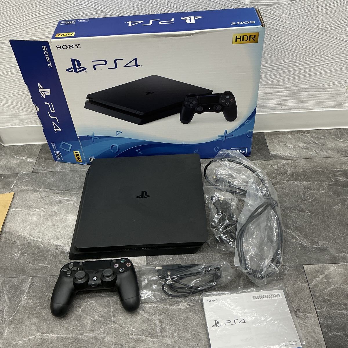 営KWE000012 Sony PS4 PlayStation4 初期化済 CUH-2200A プレステ4 箱付き