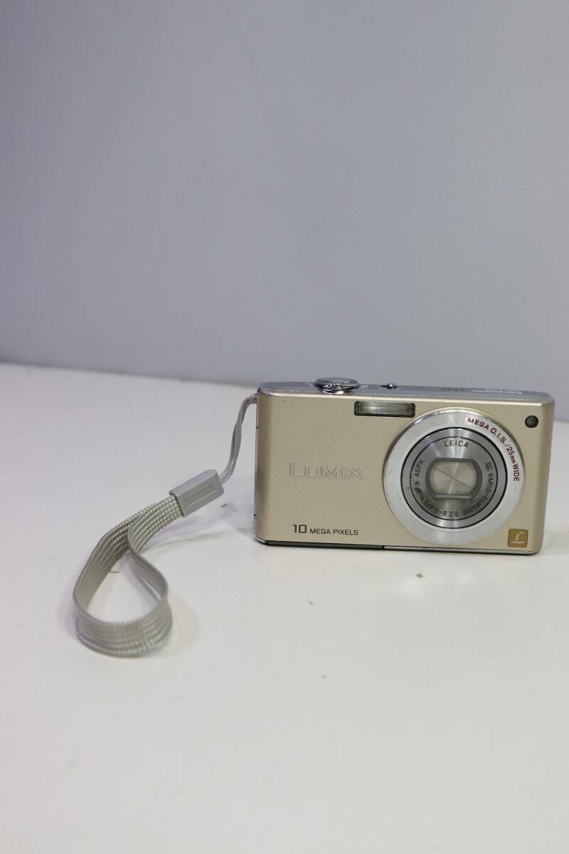 Panasonic パナソニック DMC-FX35 デジタルカメラ デジカメ 現状品 （R804-N77