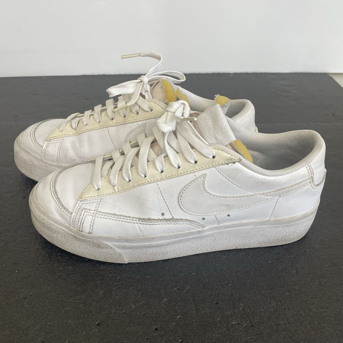 NIKE ナイキ スニーカー レザー ホワイト　サイズ27cm