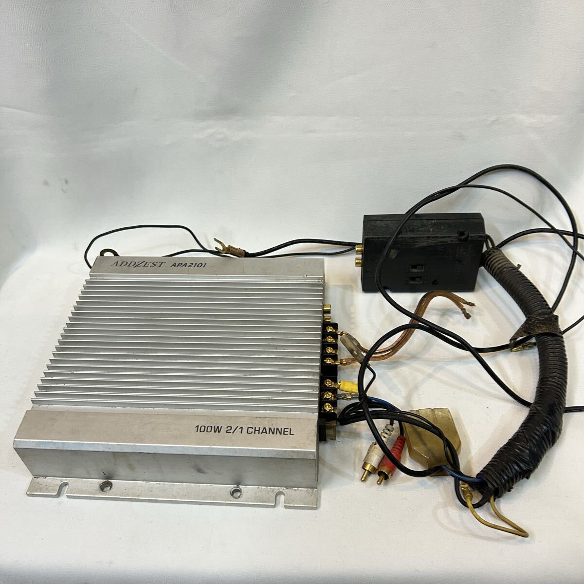 ADDZEST アゼスト APA2101 100W 2/1ch パワーアンプ カーオーディオアンプ 中古品