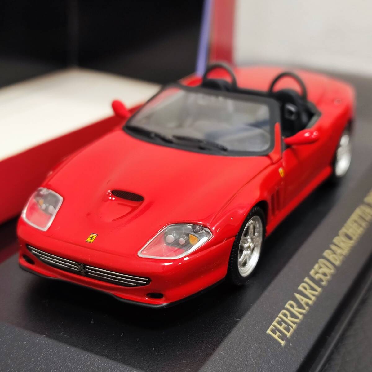 ixo 1/43 Ferrari 550 Barchetta 2000 フェラーリ バルケッタ レッド ケース付きミニカー