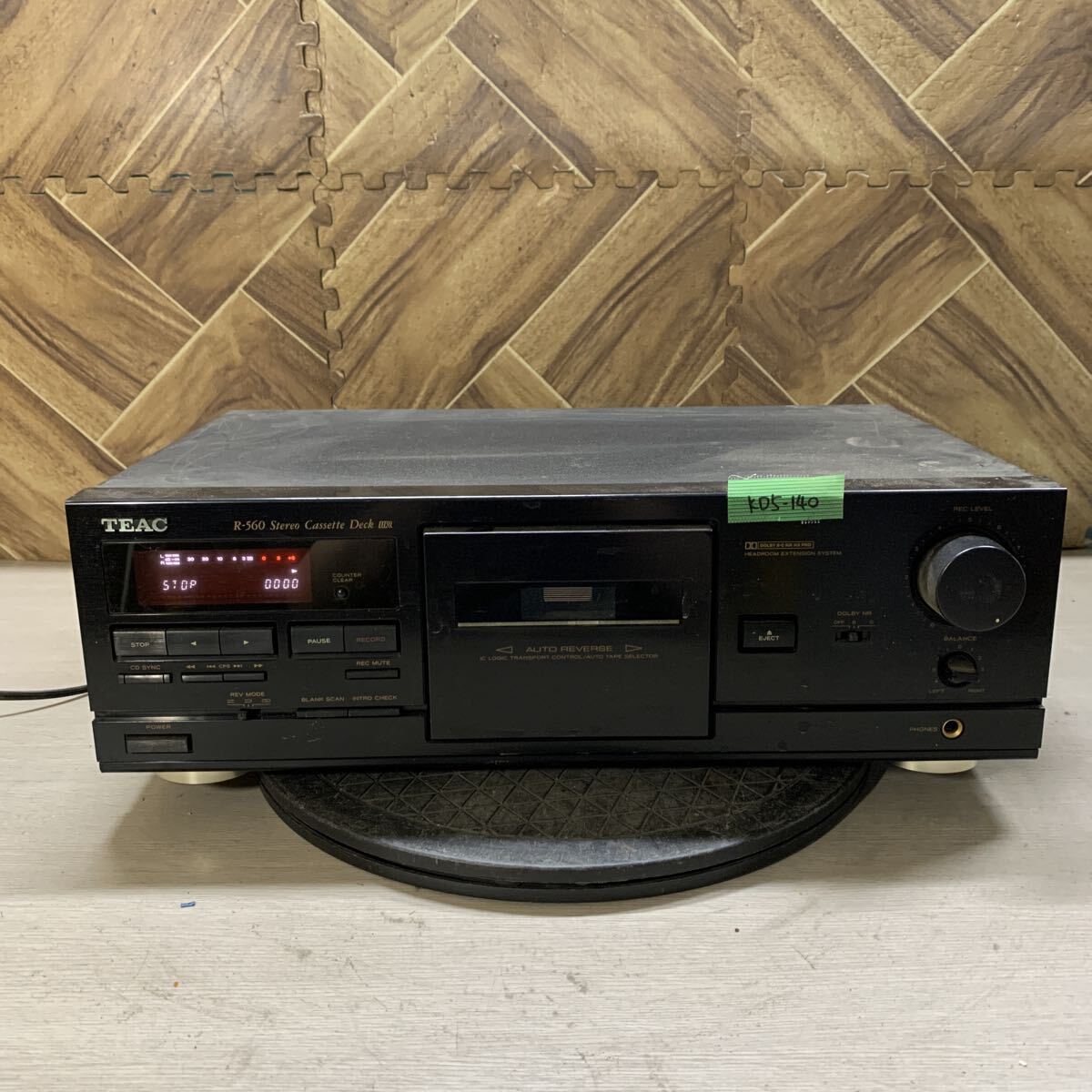 KD5-140 激安 TEAC R-560 カセットデッキ STEREO CASSETTE TAPE DECK 簡易的動作確認済み　中古現状品