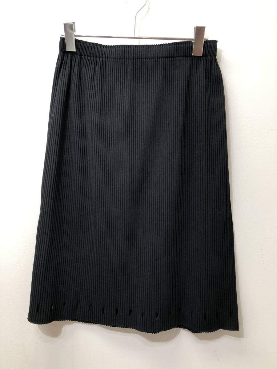280☆me ISSEY MIYAKE ミー イッセイミヤケ☆エイポックインサイド プリーツスカート☆黒