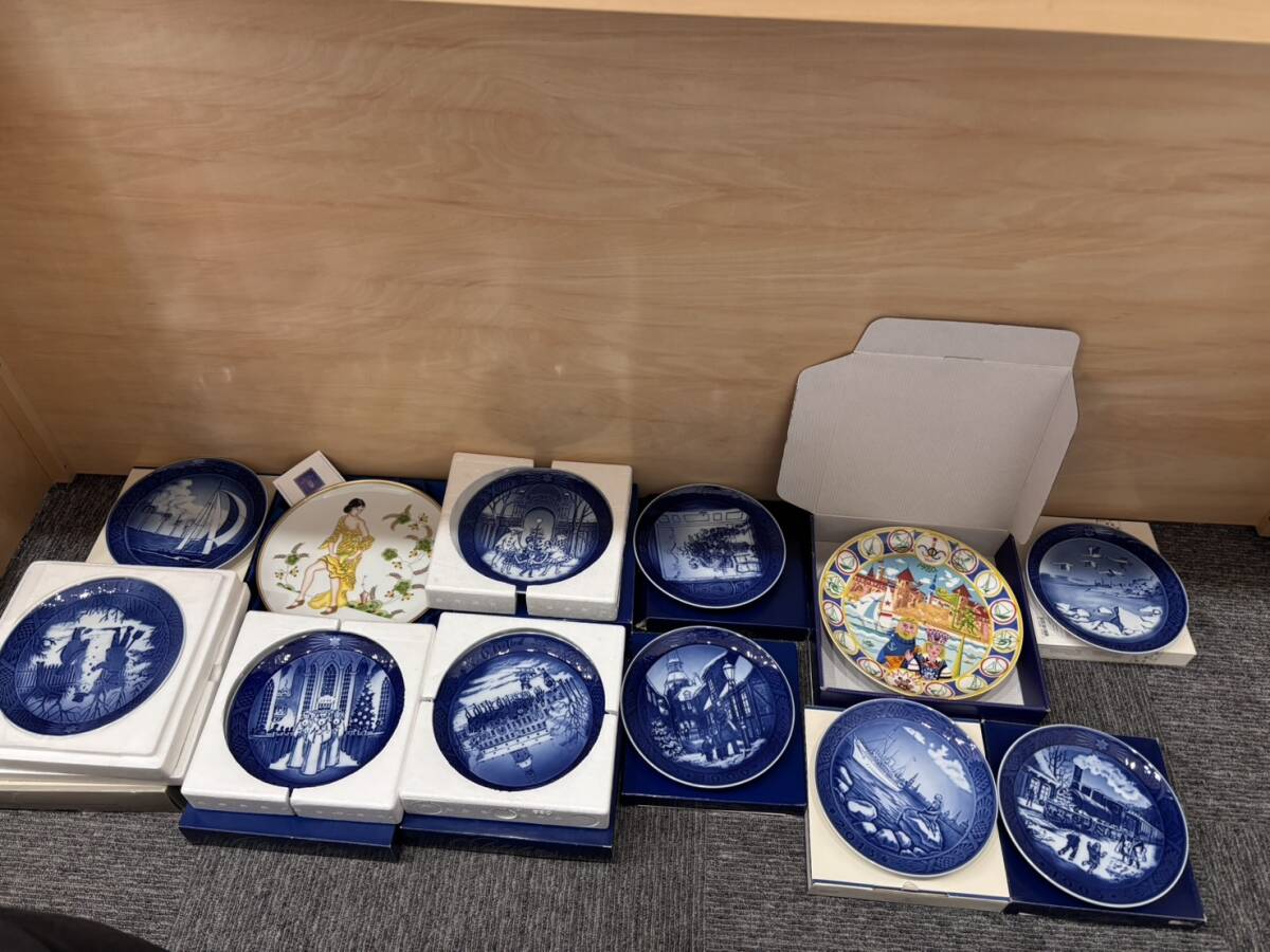 【O-5136】ブランド食器おまとめ ロイヤルコペンハーゲン Royal Copenhagen 西洋陶磁器 イヤープレート お皿 大量 コレクション
