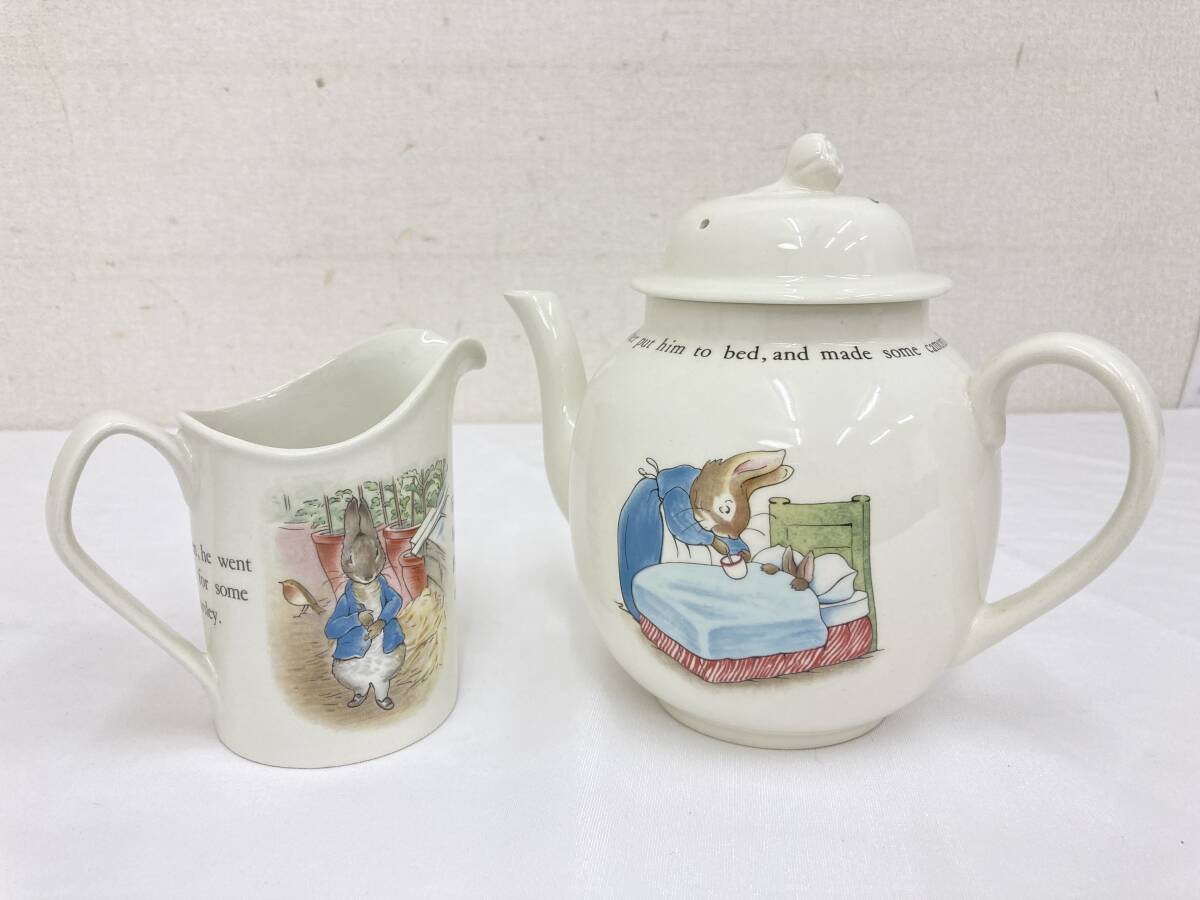 希少 WEDGEWOOD ウェッジウッド/PETER RABBIT ピーターラビット ティーポット ミルクジャグ 2点 セット 茶器 中古現状品【IE199】(i)