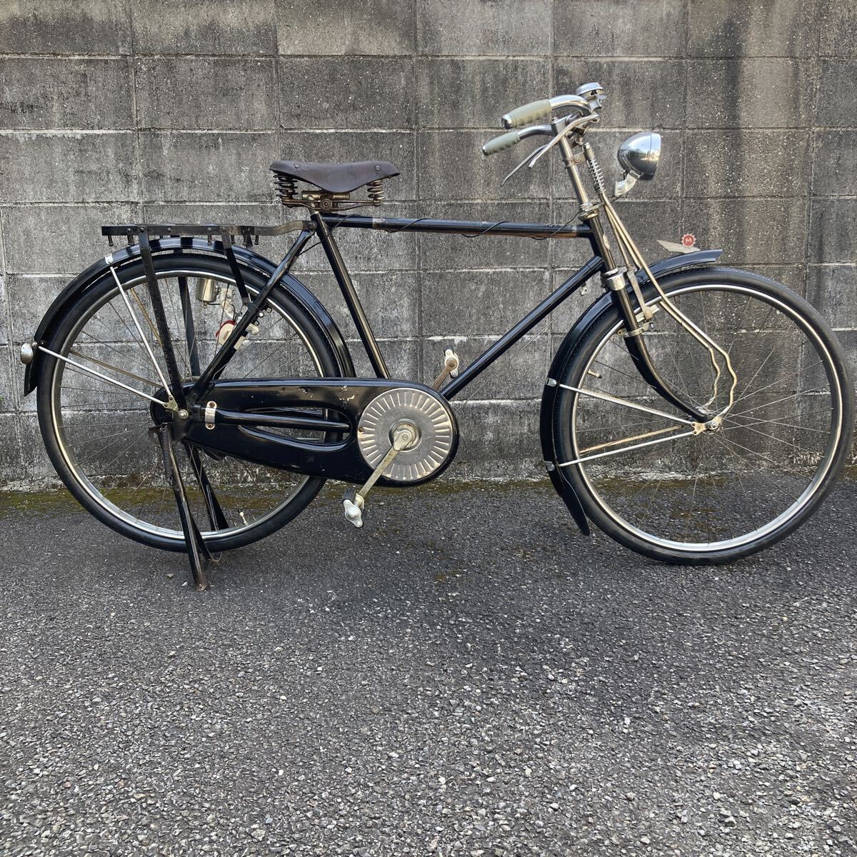 大正.昭和時代レトロな日本製.宮田自転車.実用車.純正ヘッドライト稼働品.純正ベル付き.ボルトの頭まで純正.全て純正.完品.直ぐに乗れます.