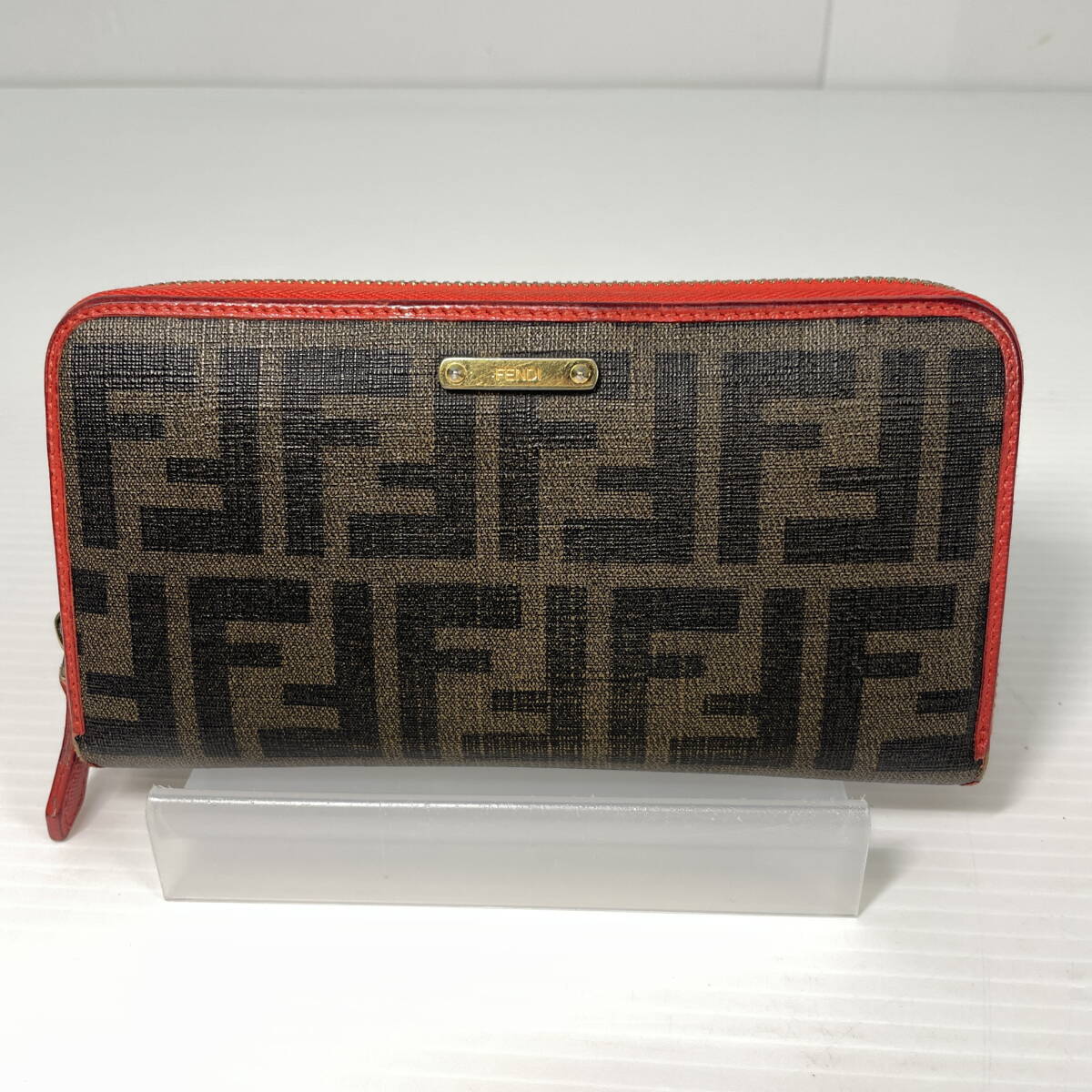 2604B0907 FENDI フェンディ ズッカ柄 ラウンドファスナー 長財布
