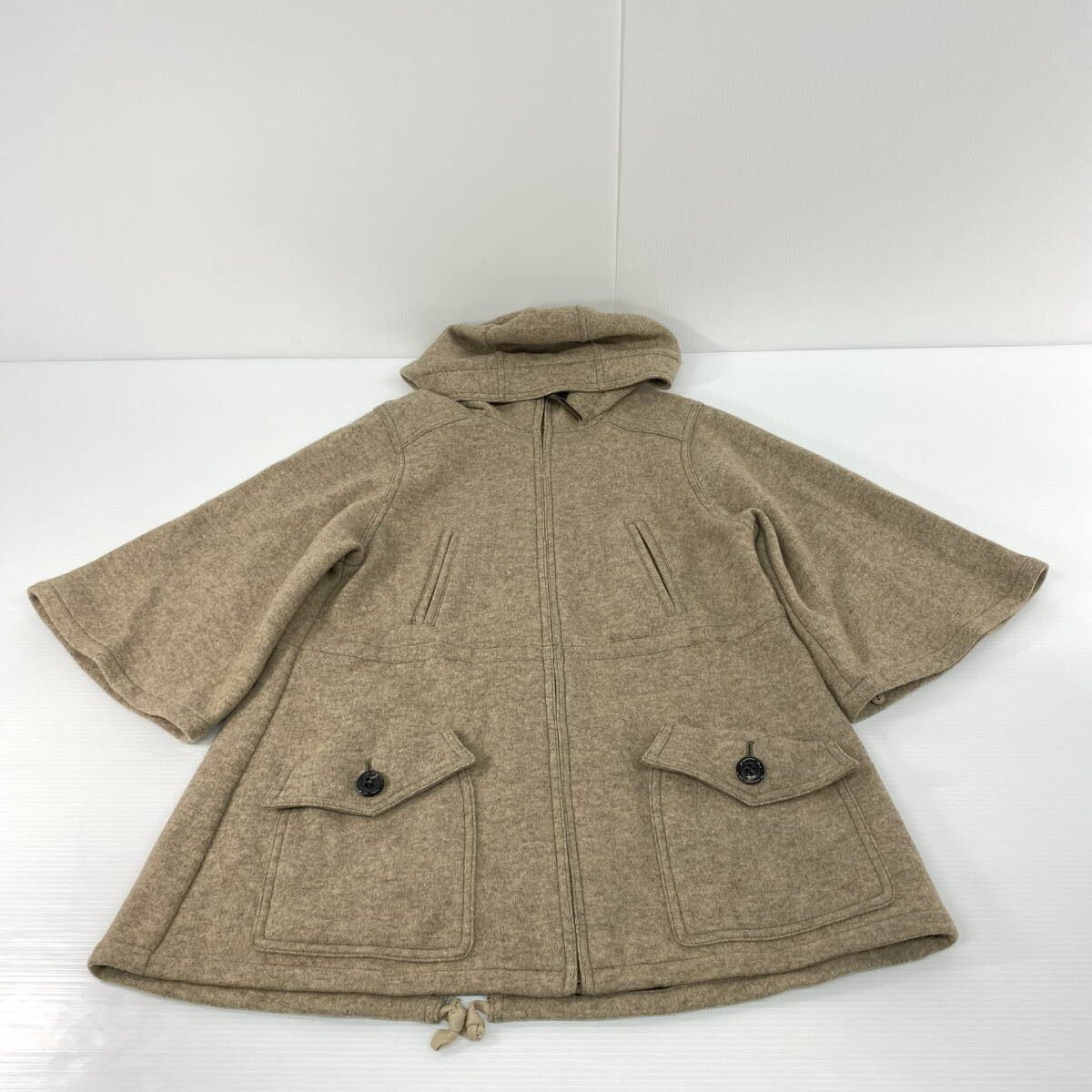 2604B1120 BURBERRY バーバリー ブルーレーベル フード付 羊毛ジャケット ポンチョ サイズ38 ノバチェックパイピング有
