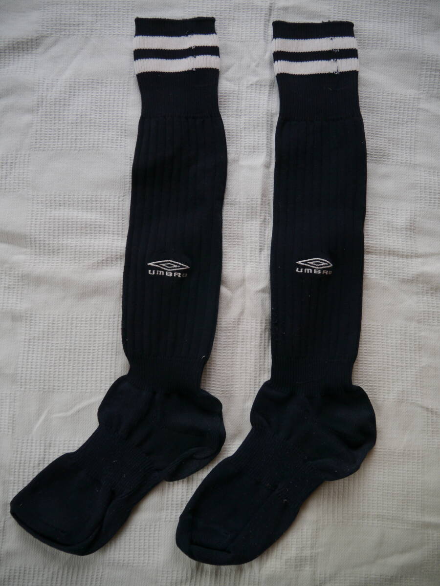 【中古】アンブロ[umbro] サッカーソックス サッカーストッキング ブラックxホワイト 23-25cm程度 中学 高校 部活