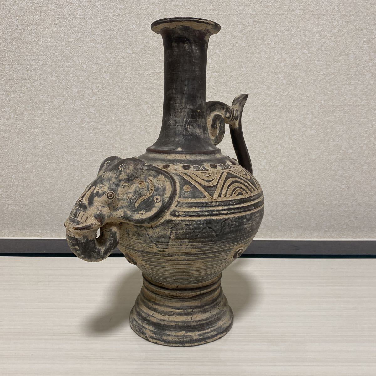 旧家整理品 土器 象形 象 花入 花瓶 置物 オブジェ アフリカ インド 東南アジア 骨董品 古美術品 時代 珍品 高さ32cm【51】