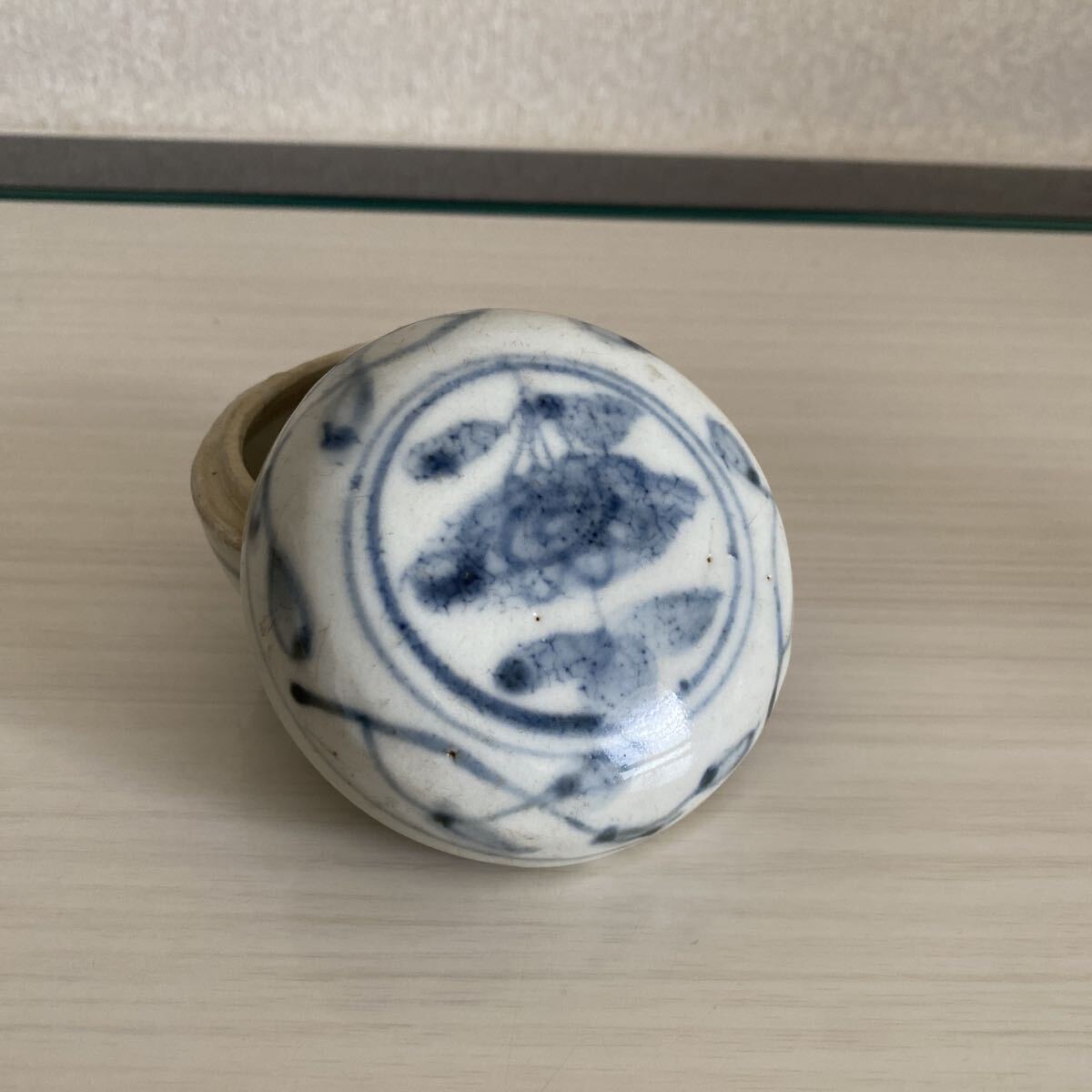旧家整理品 安南 染付 蓋物 香合 ベトナム 古陶磁 茶道具 時代 唐物 骨董品 古美術品 中国古玩 直径9cm 高さ6.3cm【525】