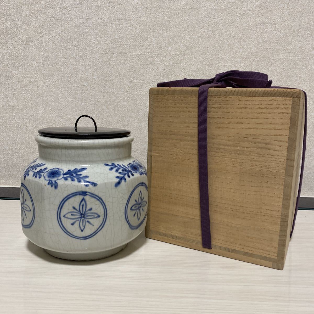 朝鮮古美術 李朝 染付 水指 茶道具 煎茶 骨董品 古美術品 時代 唐物 古陶磁 箱付 中国古玩 高さ16cm 横18.5cm【530】