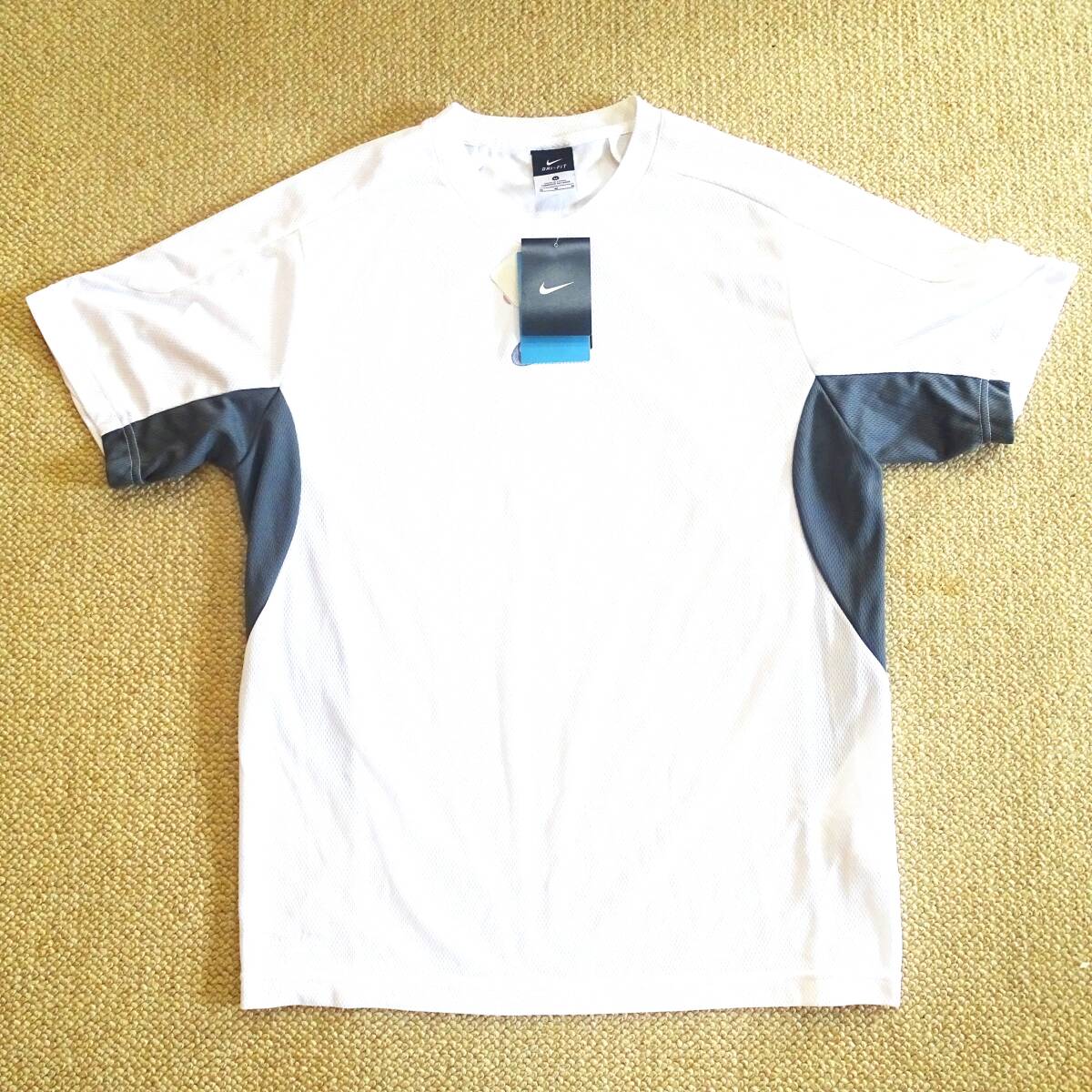 新品・未使用　ナイキ　ジムウエアー上下セット　DRY-FIT　Mサイズ　定価５５００円
