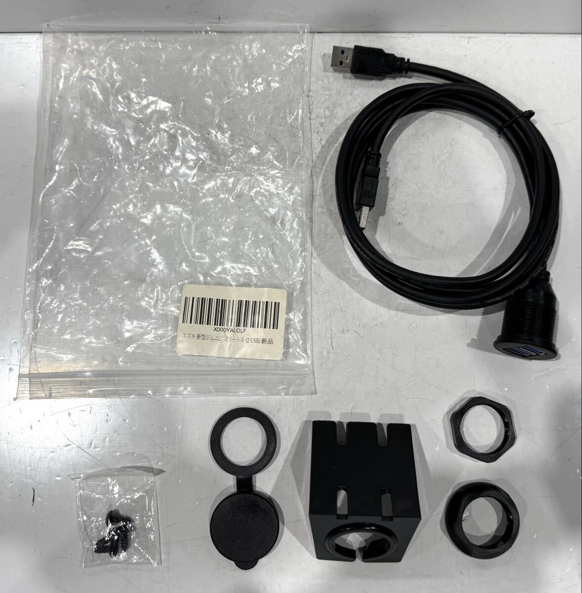 260503E☆ 年式不明 新型ジムニー 2USBケーブル 1メートル ♪配送方法＝おてがる配送宅急便(EAZY)♪