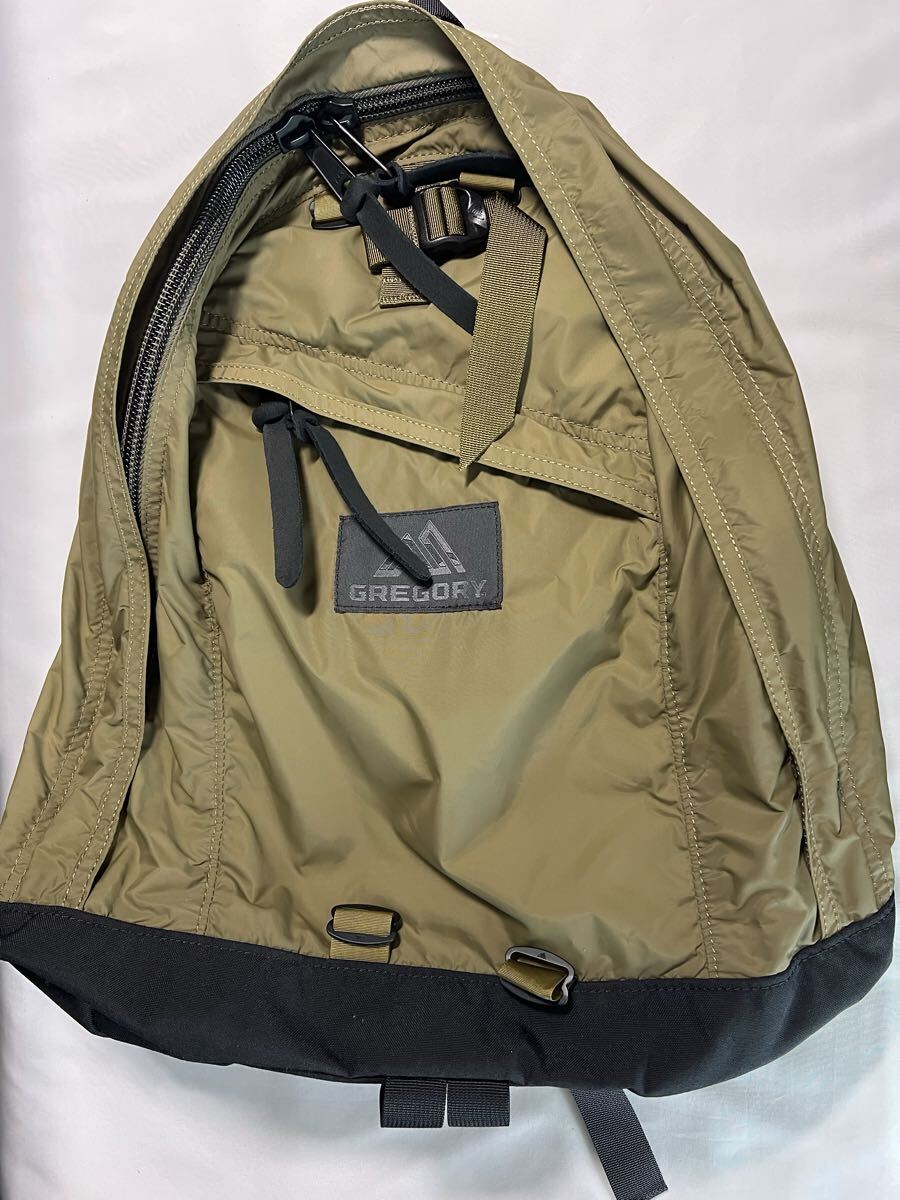 極美品　GREGORY カーキ　デイパック 26L