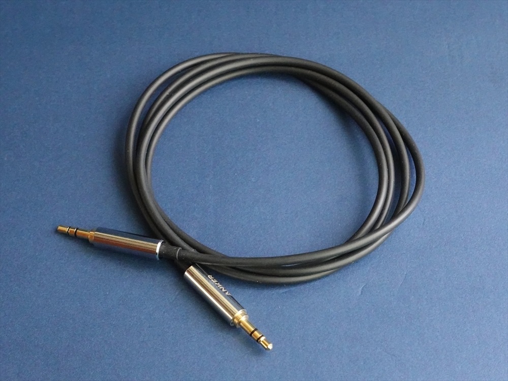 Anker 3.5mm プレミアムオーディオケーブル (1.2m) AUXケーブル ヘッドホン　イヤホン　スマートフォン