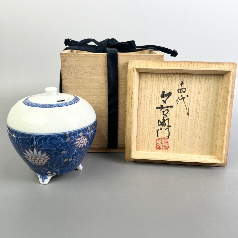 人間国宝 十四代 今泉今右衛門 色絵雪花藍色墨はじき草花文香炉 共箱 共布 陶歴 香道具 陶磁器 骨董