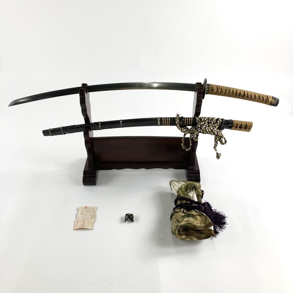 日本刀 無銘 長さ69.2cm 反り3.0cm 目くぎ穴3個 拵え 縁頭 植物 菊 桐 目貫 龍 象嵌 時代物 ※同梱不可 骨董