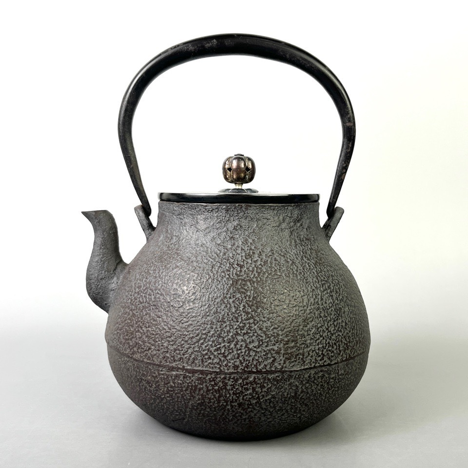 雲色堂 造 鉄瓶 銀摘 袋弦 蓋裏印 湯沸 金工 煎茶器 煎茶道具 茶道具 骨董