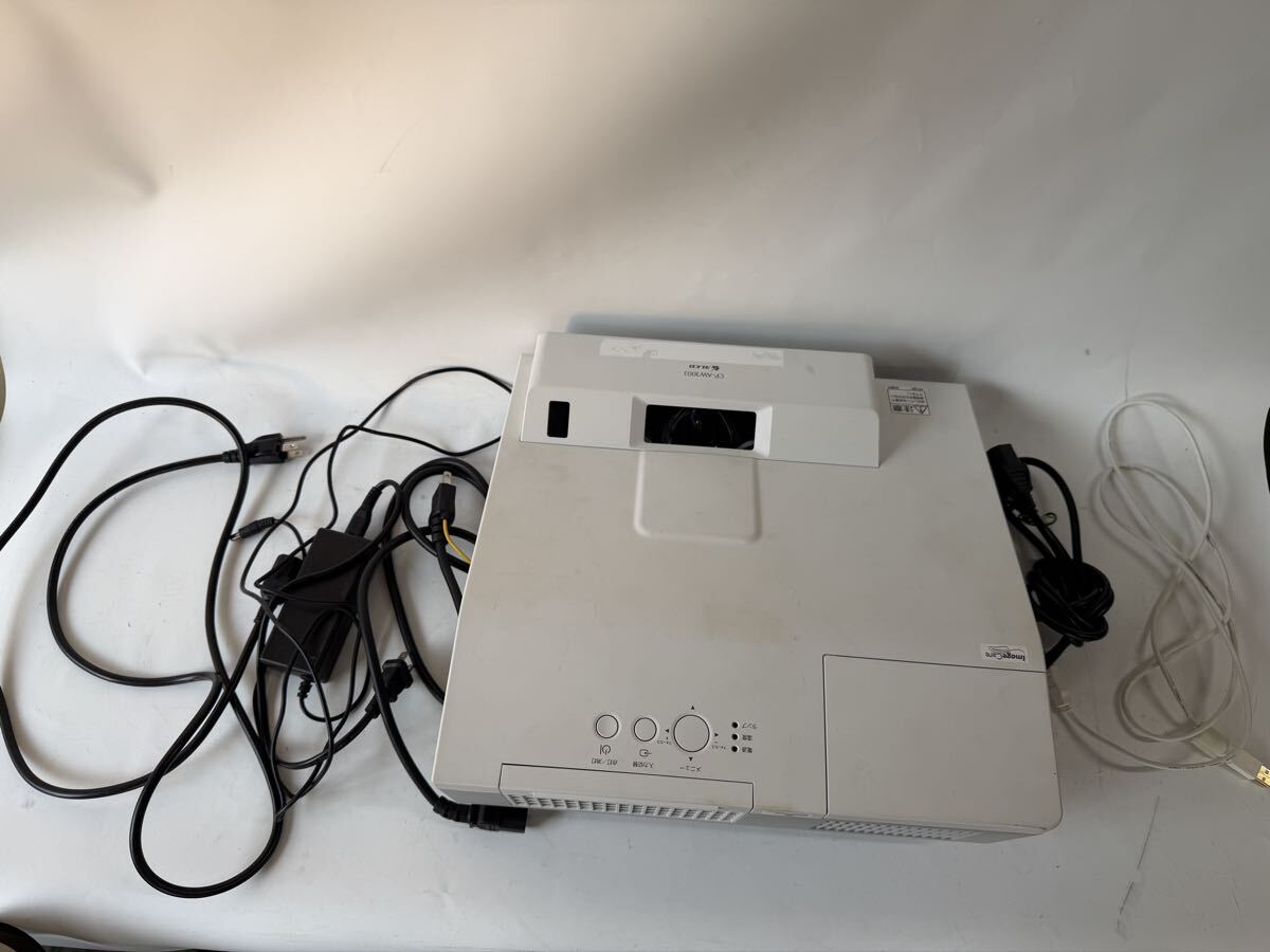 HITACHI（日立） CP-AW3003 液晶プロジェクター　ランプ使用時間1831H
