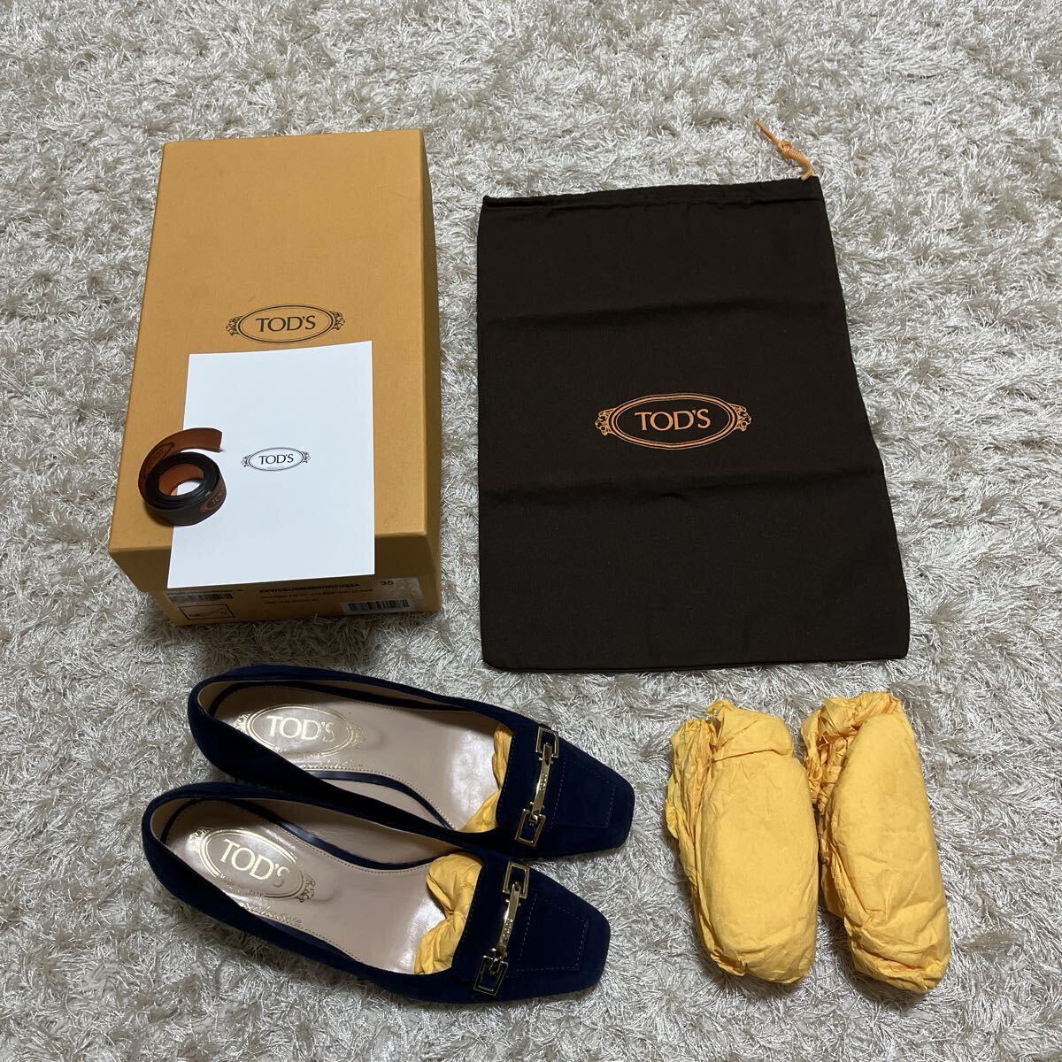 【美品】69,000円 イタリア製 TOD'S トッズ パンプス レディース 表記サイズ35 約22.5cm ゴールド金具 スエード ネイビー 保存袋 元箱付き