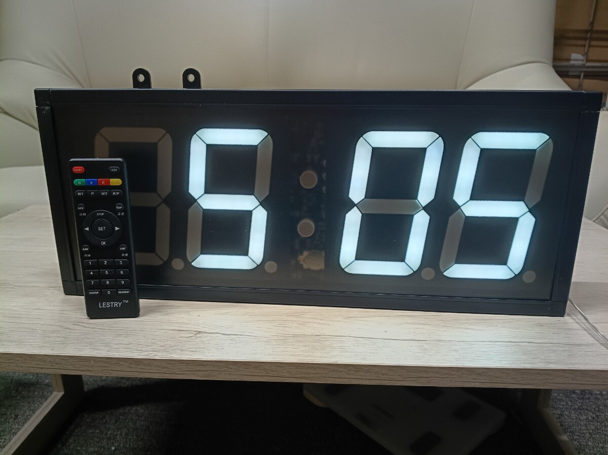 LM531-L1/ LED デジタル壁時計 4桁 リモコン付 大型表示 タイマー/アラーム/温度表示 通電確認済 現状品