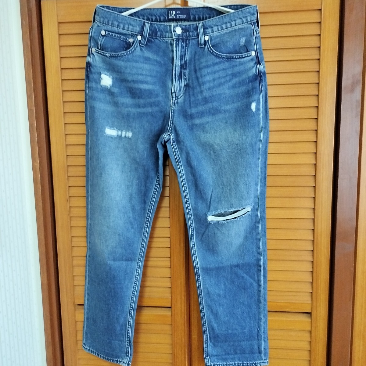 GAPレディース　ダメージ ダメージジーンズ