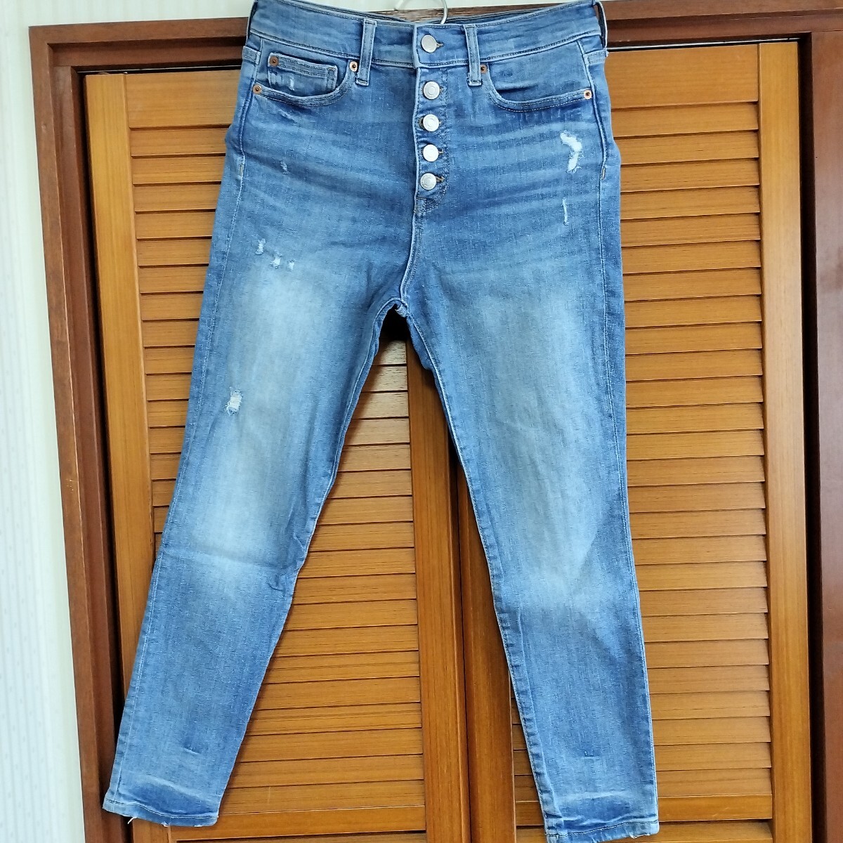 GAPレディース　ダメージ デニムパンツ