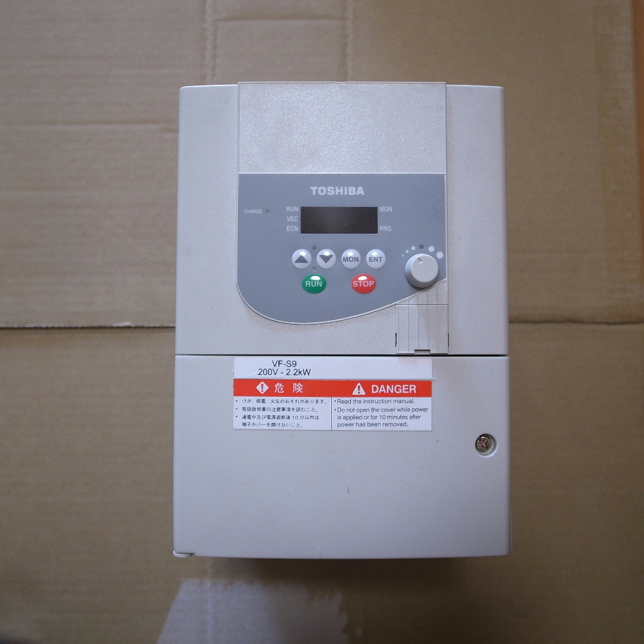 東芝インバータ VFS9-2022PM-AN 2.2kW 3相200V 中古品