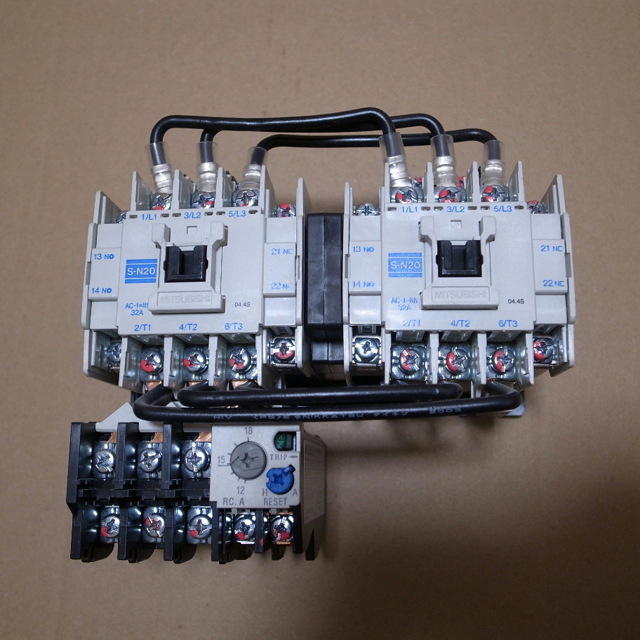三菱電機 可逆式電磁開閉器 MSO-2xN20 コイルAC200V 15A 中古品