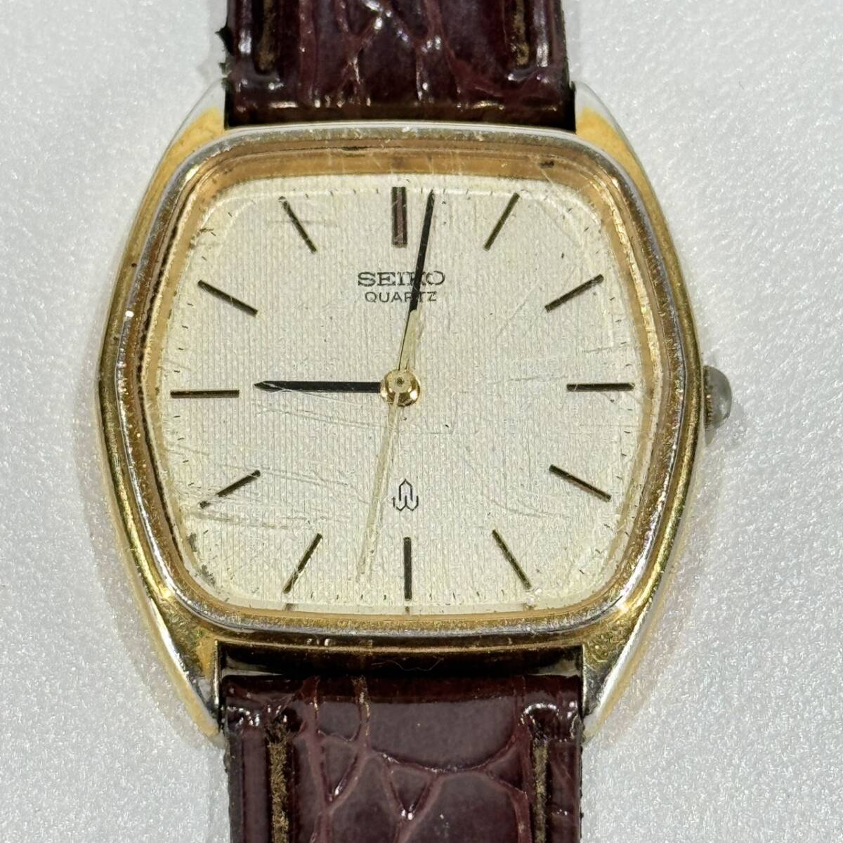 【１円～】SEIKO セイコー クォーツ 6431-5100 トノー型 ゴールドカラー メンズ腕時計 稼働品 ヴィンテージ　D003