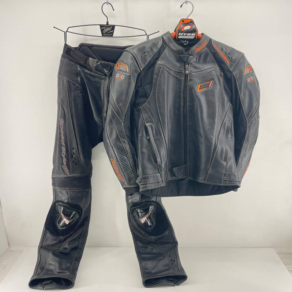 HYOD ヒョウドウ レザー バイク用ジャケット パンツ ツナギ ブラック オレンジ 24021810 D3Oプロテクター付 ◆2002