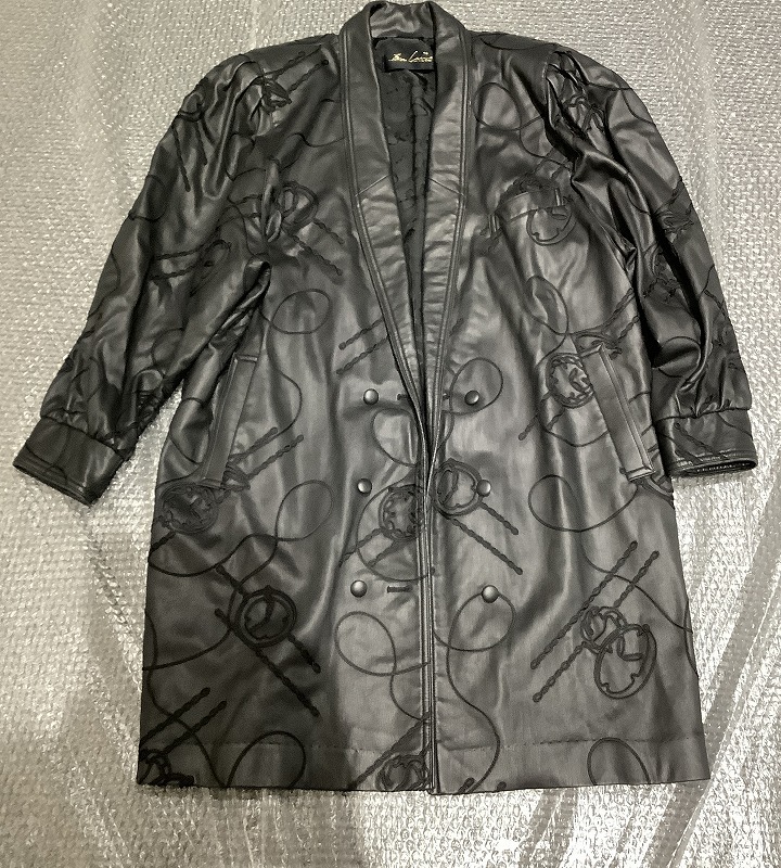 n6977 人工皮革 クムス レザーコート 黒 ブラック 柄入り レディース 婦人服 ダブルボタン 前開きタイプ 保管品