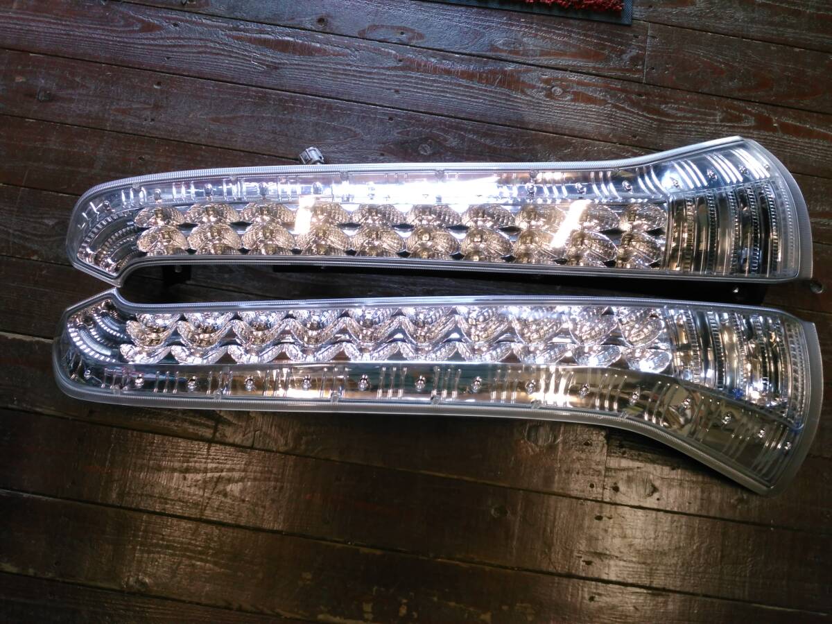 Ｃ２５　セレナ　社外　ＬＥＤ　クリア　テール