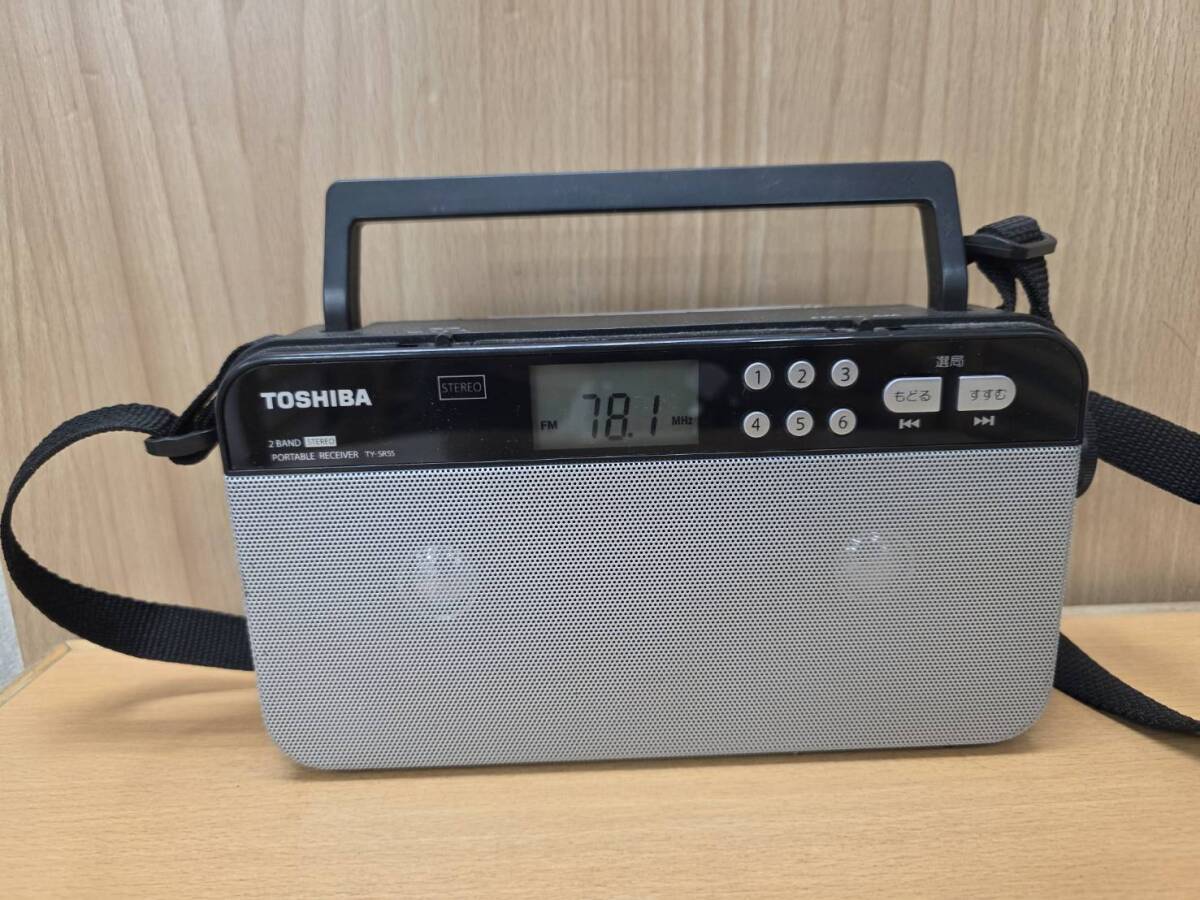 e★ R80520 TOSHIBA 東芝 FM・AM 2バンド ステレオ ポータブルラジオ TY-SR55 ★