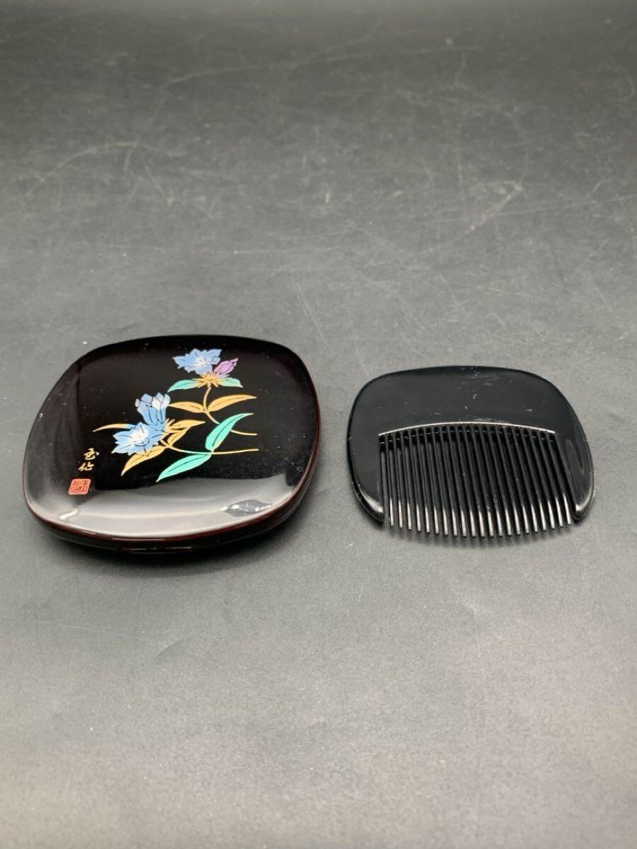 春名　5月　NO.109 鏡 くし セット 櫛　漆器 会津塗り 小物 アンティーク　りんどう花　デザイン　汚れあり　日本　コレクション