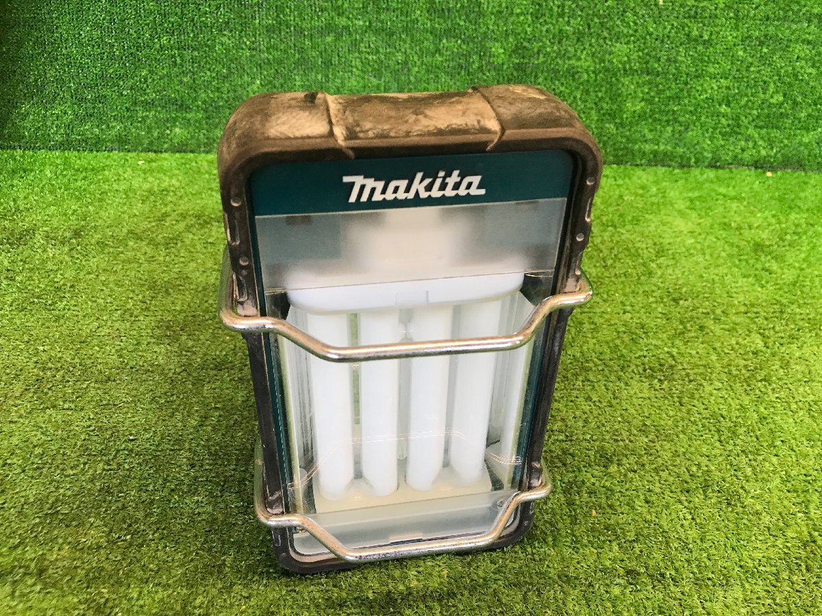 makita マキタ ML360 充電式蛍光灯 本体のみ 36V 作業用 照明 夜間 ワーク ライト 電動工具 DIY 中古品