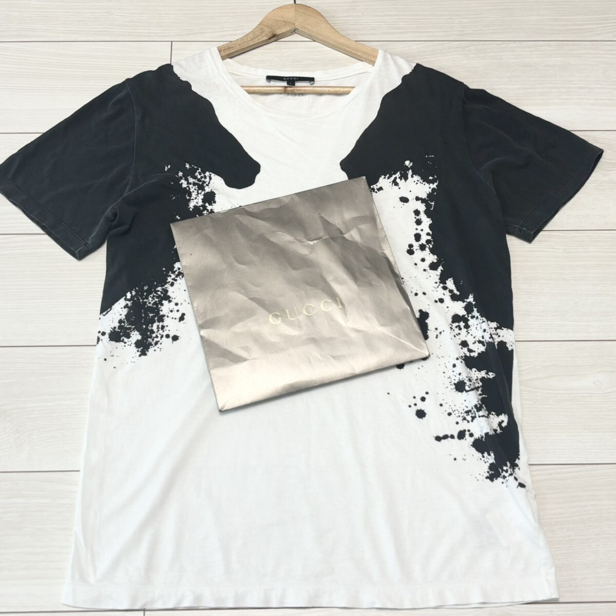 美品/Lサイズ●グッチ GUCCI 半袖 Tシャツ 背面ロゴ ペイントデザイン カットソー 白 ホワイト コットン メンズ トップス　夏 サマー