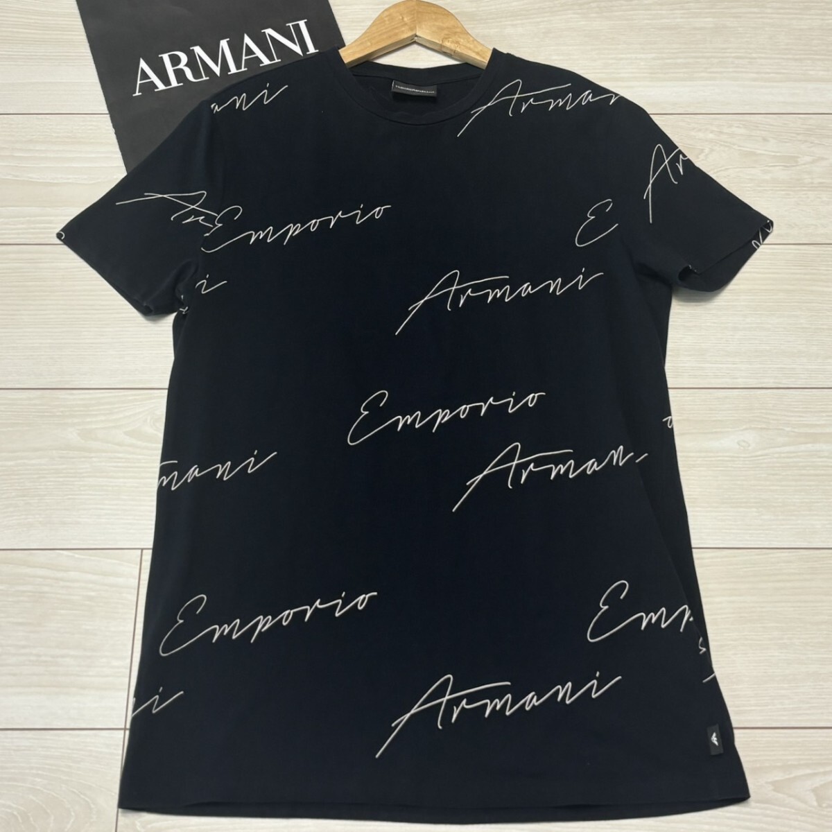 極美品/XLサイズ●EMPORIO ARMANI エンポリオアルマーニ 半袖Tシャツ 筆記体ロゴ 裾ロゴ メンズ トップス 黒 ブラック 夏 サマー