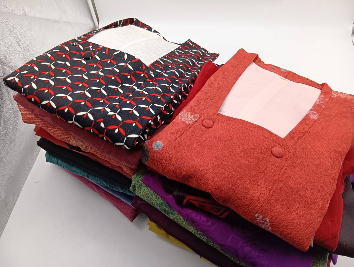 着物まとめ30枚 良好品 正絹 【道行】色無地 色柄いろいろ 刺繍 金彩 大島 等 リメイク素材　アンティーク 和装 手芸_S5803