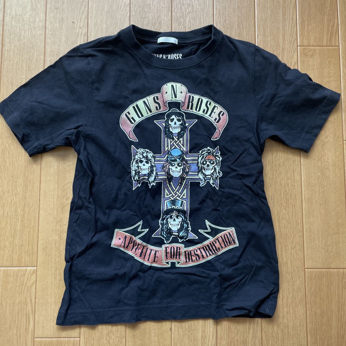 140サイズ　GUNS N' ROSES　ガンズアンドローゼズ　半袖 Tシャツ　GU ジーユー　キッズ　ロックTシャツ