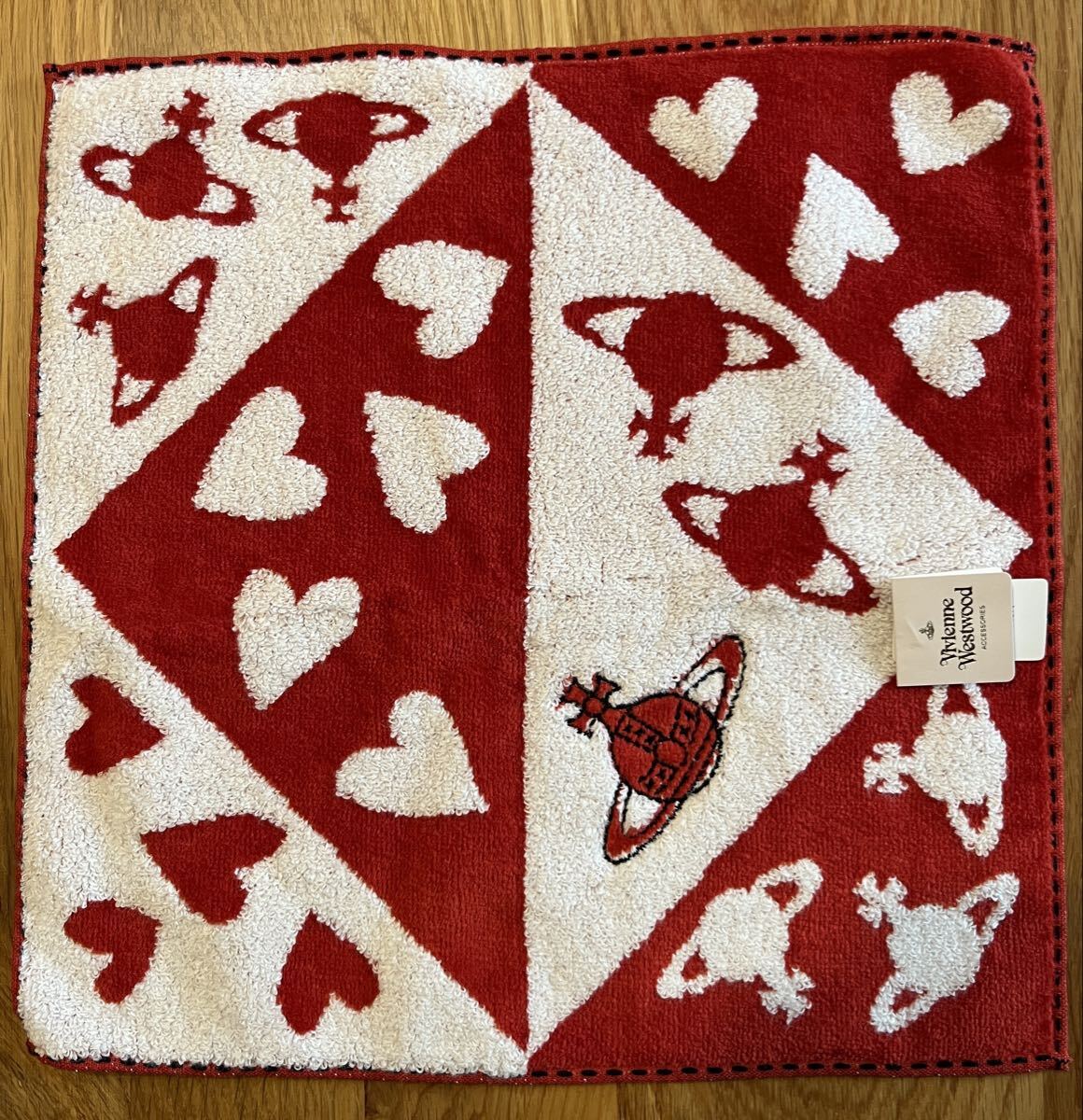 2015年前後モデル★新品未使用!!★Vivienne Westwood ヴィヴィアン★タオルハンカチ★オーブ ハート 刺繍 赤 白