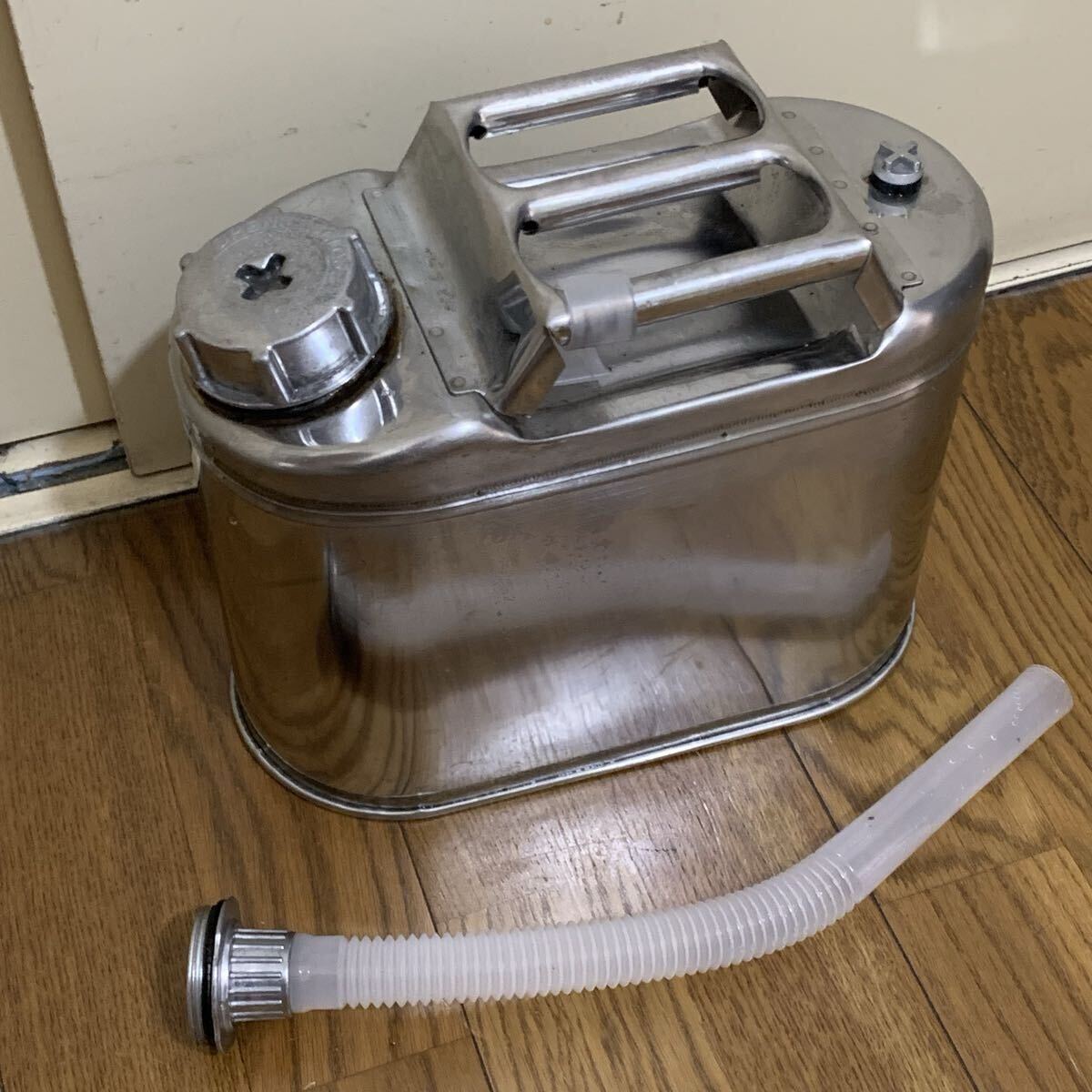 ステンレス携行缶 燃料タンク 5L 給油ノズル付き アウトドア キャンプ