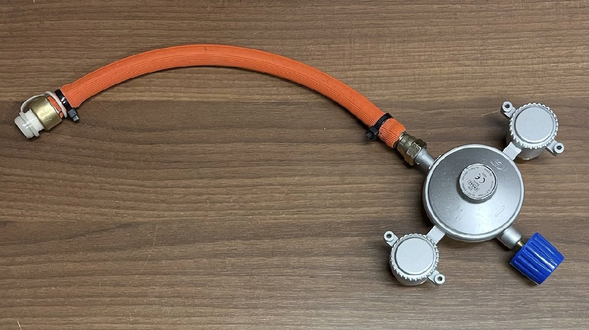 美品 CADAC ガスレギュレーター ツインタイプ OD缶用
