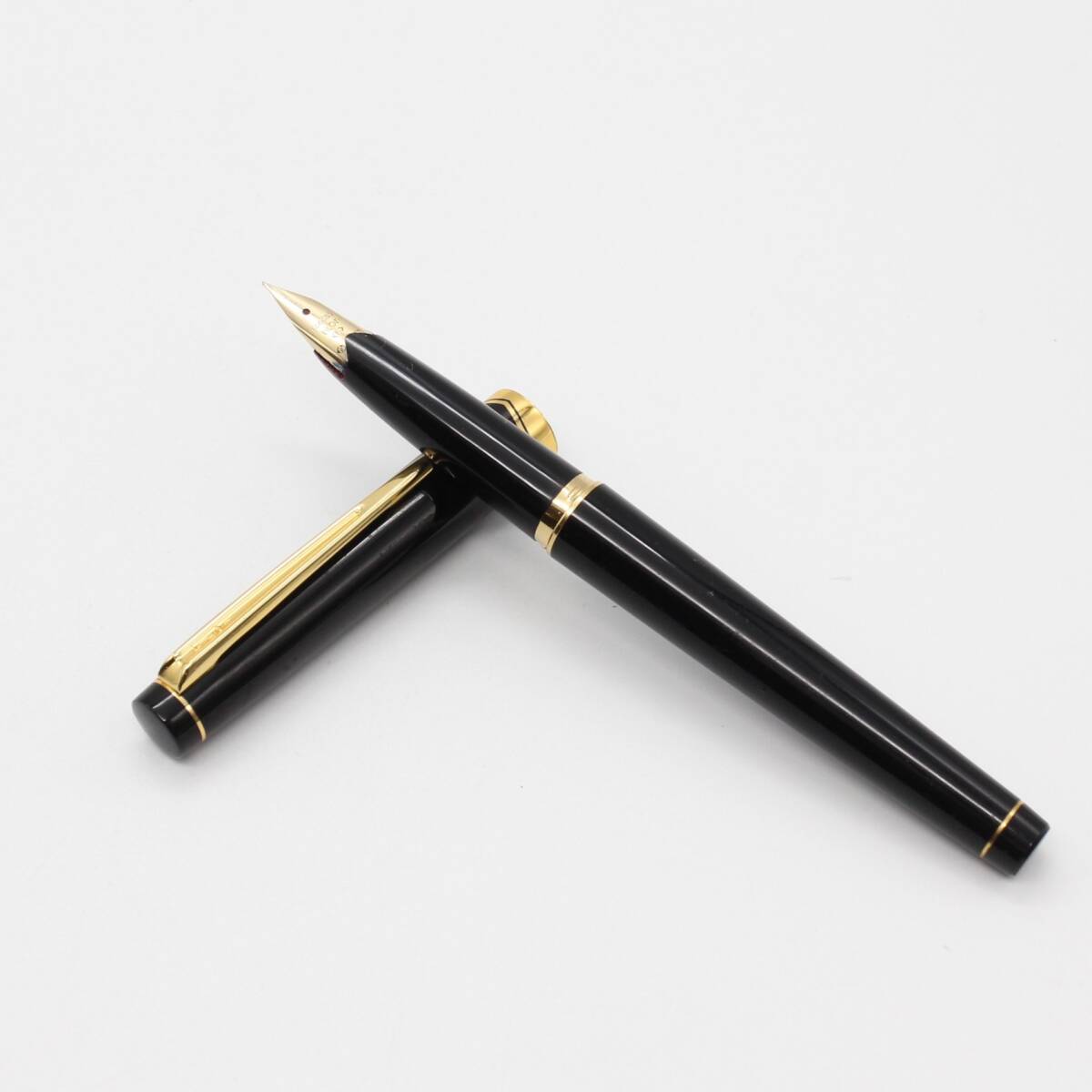 【PILOT パイロット】 Elite エリート 万年筆 ペン先 14K-585 F ブラック×ゴールド 筆記未確認 筆記用具 ブランド 小物