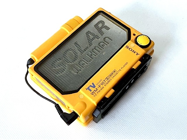 SONY ソニー SOLAR Walkman WM-F107 ソーラーウォークマン 現状 オートリバースモデル ラジオ内蔵 イエロー 超レアモデル