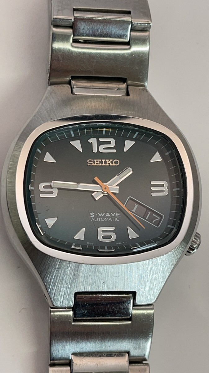 1円〜 ■セイコーＳ-WAVE■美品■SKX275K 7S26-5010■メンズ自動巻腕時計　稼働品* 腕周り画像参照* ガラス傷　少しあり* P202T