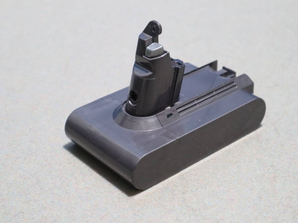 A1865 (1) P ダイソン V6バッテリー 4000mAh DC62 DC61 DC59 DC58 SV03 SV04 SV05 SV06 SV07 SV09 動作品 中古 本体のみ